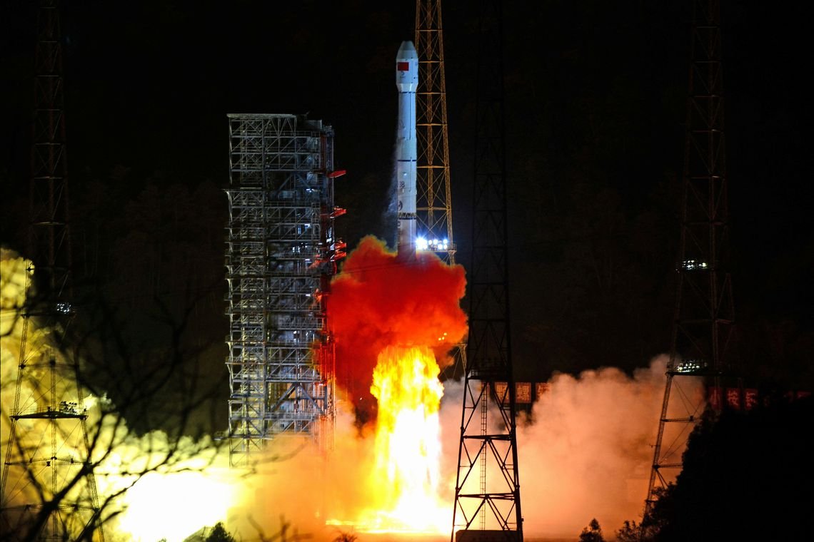 Sonda chinesa Chang’e-4 faz pouso suave no lado escuro da Lua