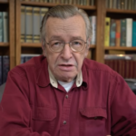 O astrólogo Olavo de Carvalho, xinga ministros e pede que seus alunos deixem governo