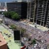 Venezuelanos protestam por poder, água e fim de governo de Maduro