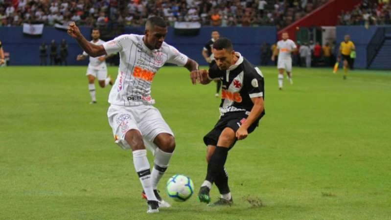 Ninguém feliz: Vasco e Corinthians ficam no empate em Manaus