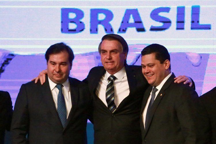 Não há maldade em fala de Bolsonaro sobre ‘poder da caneta’, diz Maia