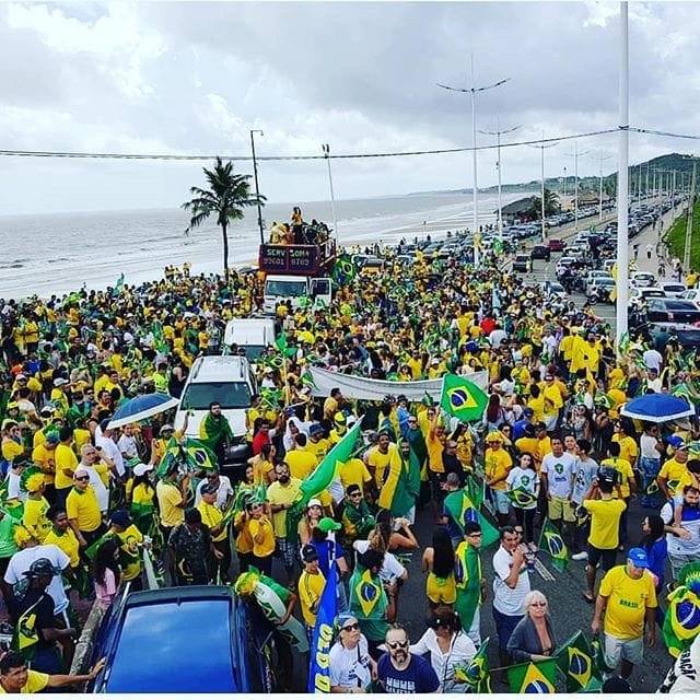 Manifestantes realizaram na manhã deste domingo (26) um ato a favor do governo Bolsonaro em São Luís