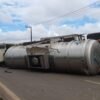 Caminhão carregado com diesel tomba e interdita a BR-135 em São Luís