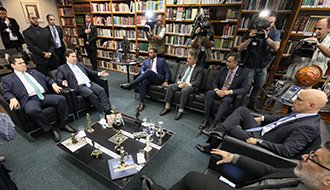 Ministro recebe governadores e autoridades dos três Poderes para discutir destinação de valores do Fundo da Petrobras
