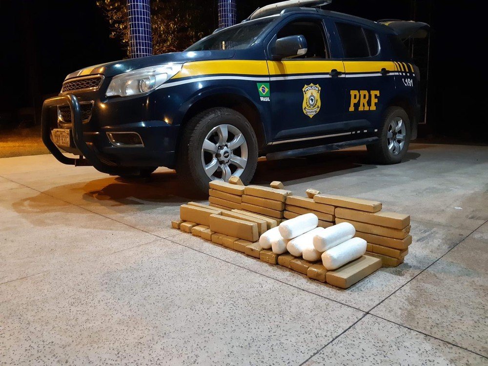 Polícia Rodoviária Federal (PRF) apreende carregamento de droga na BR-010, na cidade de Estreito.