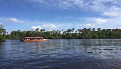 Embarcação com cinco pessoas naufraga na foz do Rio Preguiças