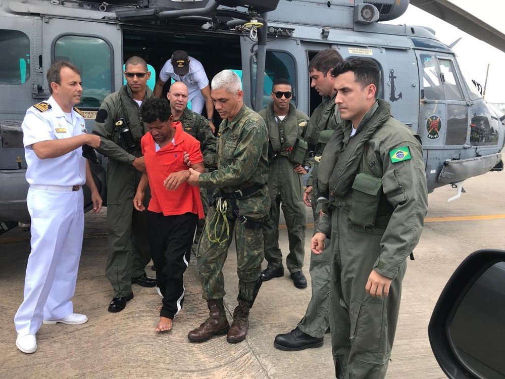 O pescador Francisco das Chagas dos Santos Pinto, 45 anos, foi resgatado pela Marinha do Brasil no litoral maranhense, na noite dessa terça-feira (1º), após cair de uma embarcação que saiu de Parnaíba PI