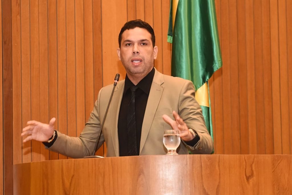 Fábio Macedo relata visita da Comissão de Assuntos Econômicos a poço de gás natural em Bacabal