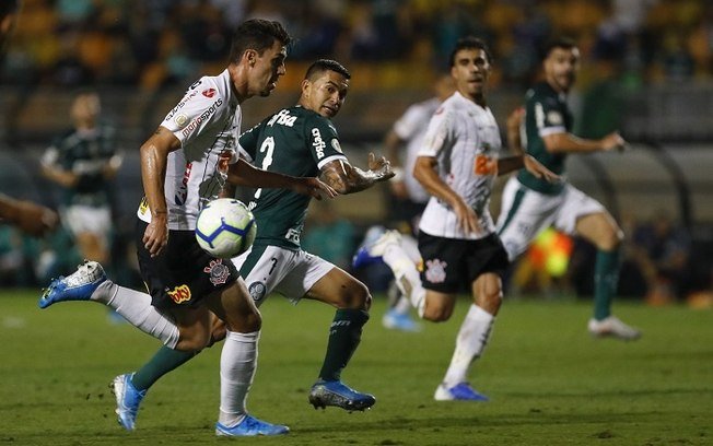 Com final eletrizante, Palmeiras e Corinthians ficam no empate no Pacaembu