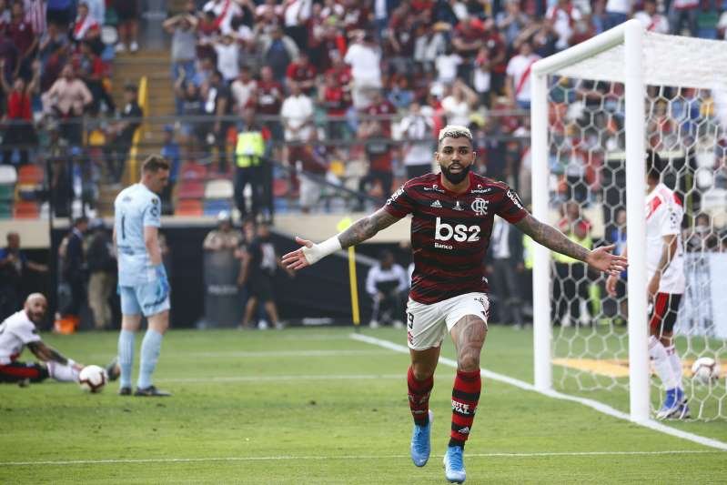 Flamengo vence River de virada com dois de Gabigol, é bicampeão da Libertadores