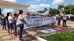 Protesto por pagamento de salários marcou a terça 10/12 em Gonçalves Dias