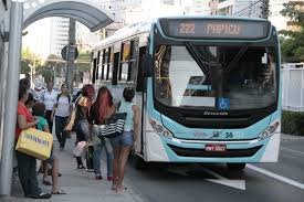 "ESSE É O NOSSO BRASIL"  Enquanto o trabalhador paga para andar de coletivo um condenados em regime aberto terá acesso livre nos ônibus de Fortaleza