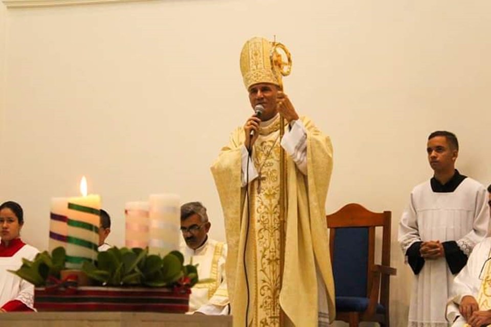 Investigado e preso na Operação Caifás,  onde desviou mais de  2 milhões da igreja católica, o bispo  José Ronaldo  celebra missas em Brasilia