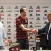 Flamengo apresenta novo reforço da temporada: Gustavo Henrique