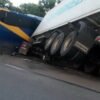 Ônibus que sai de São Luis com destino a Goiânia colide com caminhão e deixa trê mortos