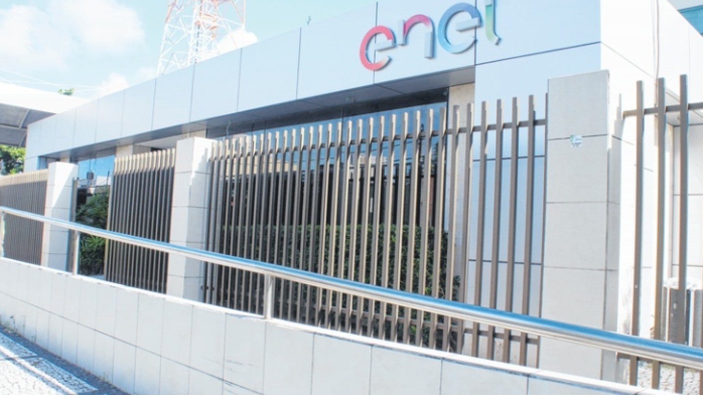 Consumidora recebe duas contas de energia em um mês; Enel nega duplicação de fatura