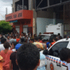 Comerciante reage a assalto, mata um bandido e acaba baleado junto com o filho, em Caxias