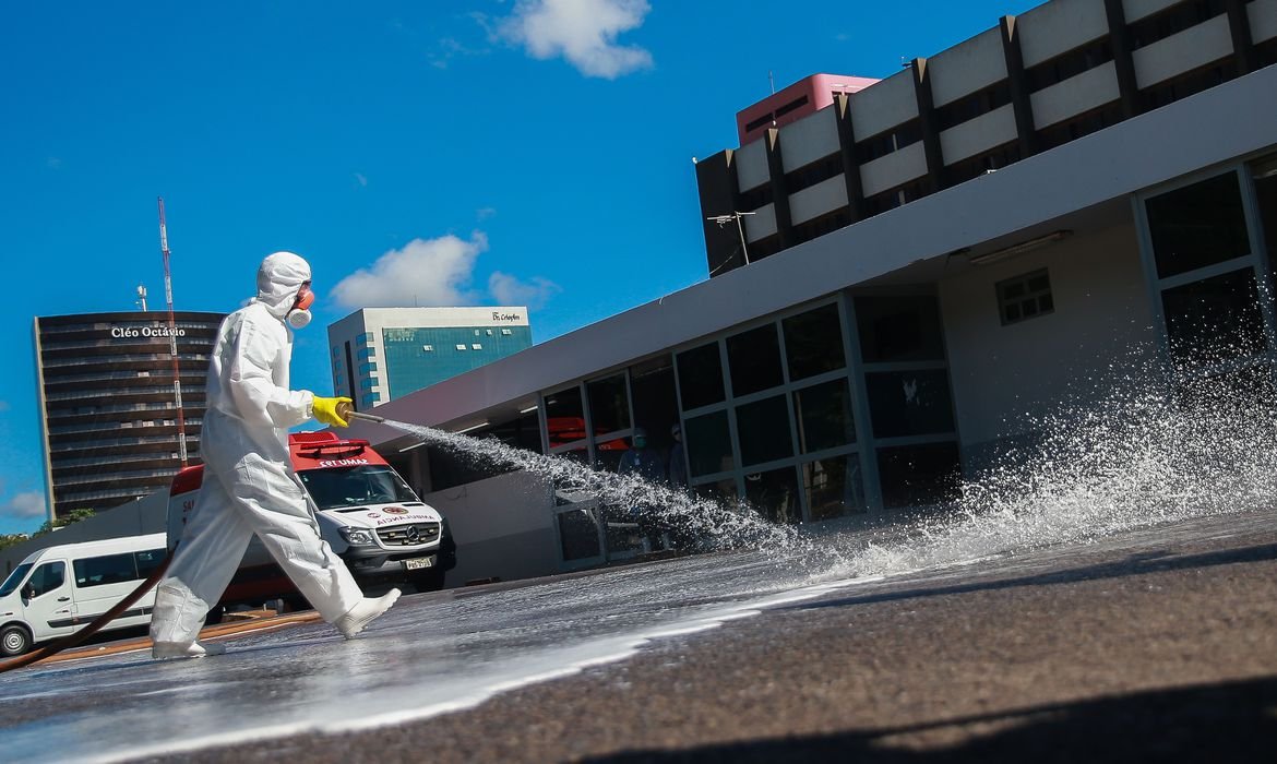 Covid-19: Brasil registra 954 mortes desde início de pandemia