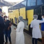 Ônibus clandestino fura barreira sanitária de prevenção contra o COVID-