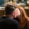 “TOTALMENTE DEMAIS” Arthur dá beijo em Eliza