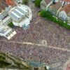 More than 10000 protester on Trump house