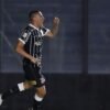 Corinthians vence Vasco e mantém invencibilidade de 10 anos