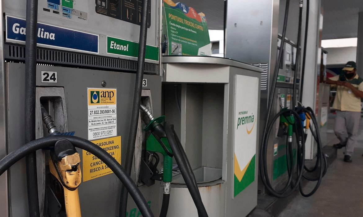 Petrobras reduz preços de gasolina e diesel