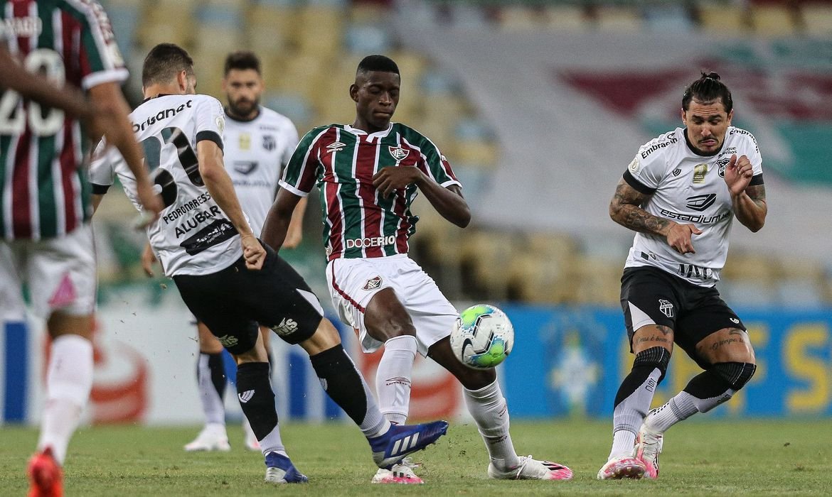 Fluminense arranca empate com o Ceará aos 45 minutos da etapa final