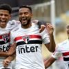 São Paulo goleia Flamengo no Maracanã