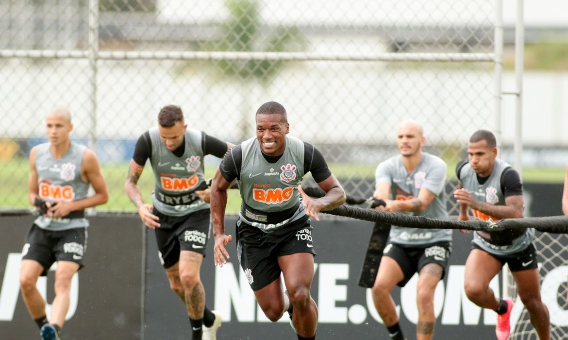 Corinthians sofre surto de covid-19 um dia antes de jogo com Palmeiras, oito jogadores e 11 funcionários foram contaminados