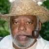 Ator João Acaiabe, o Tio Barnabé, morre em decorrência da covid-19