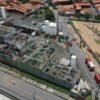 Explosão em empresa de oxigênio deixa cinco feridos e causa danos em residências em Fortaleza