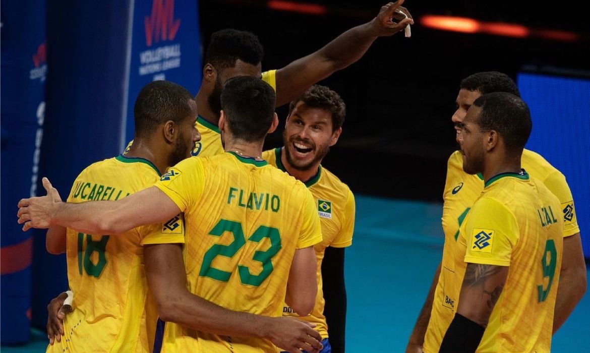 Vôlei masculino, Brasil derrota EUA e segue 100% na Liga das Nações