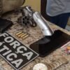 HOMEM ACUSADO DE PRATICAR ASSALTO É PRESO E ARMA DE FOGO É APREENDIDA PELA PM EM CAXIAS