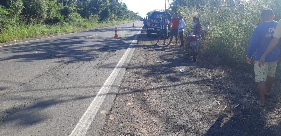Motociclista morre após colidir com picape e ser arrastado por mais de 15 metros em São João do Soter