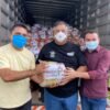 Toinho Patioba participada entrega de cestas básicas com Flávio Dino