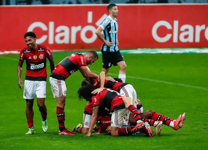 Flamengo  goleia Grêmio, 4 a 0