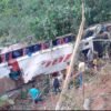 Ônibus cai em abismo entre Bom Jesus das Selvas e Açailândia