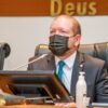 Othelino promulga lei que beneficia pessoas com visão monocular