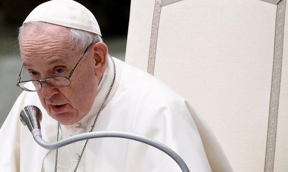 A igreja católica está perdendo a confiança, e o Papa pede auditorias para proteger crianças de abuso