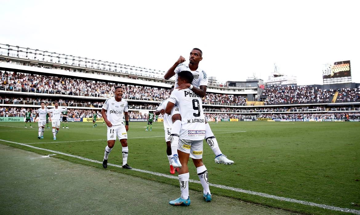 Santos vence América-MG e vira líder do Brasileiro
