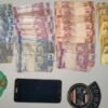 POLICIAIS DO 20º BPM PRENDEM HOMEM COM , EM POSSE DE CRACK NO ALTO DO TURU