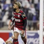 Gabriel brilha e Flamengo derrota Universidad Católica no Chile