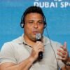 O ex-atacante da seleção brasileira Ronaldo trocou as chuteiras por uma bicicleta elétrica ao iniciar uma viagem de quase 450 km