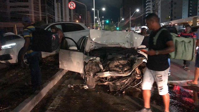 São Luís: Grave acidente deixa BMW OXS-2014, só o bagaço e ocupantes saem com escoriações leves