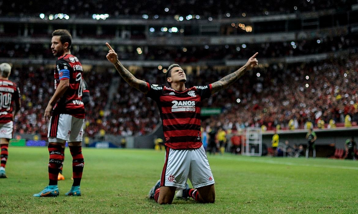 Flamengo consolida reação no Brasileiro com goleada sobre Juventude