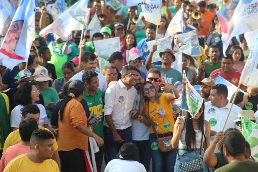 Participação popular nas caminhadas de Lahesio Bonfim aumenta na reta final