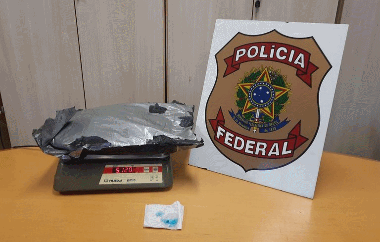 PF prende mulher que tentava desembarcar com cocaína no aeroporto de São Luis/MA
