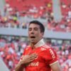Inter vence Santos e retoma vice-liderança do Brasileirão
