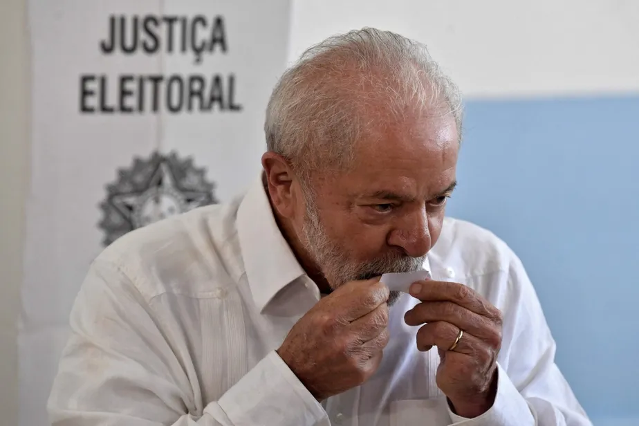 Com 50,83% dos votos Lula é o novo presidente do Brasil